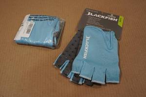 lot 110 image: 2 Pairs of Blackfish Guide Sun Shade Gloves - XL