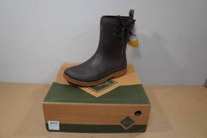 lot 146 image: Muck Boots Womens Original Pull-On Boots - Size 11