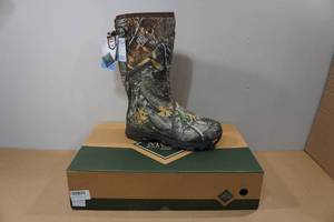 lot 150 image: Muck Boots Mens Arctic Ice Grip Boots - Size 13