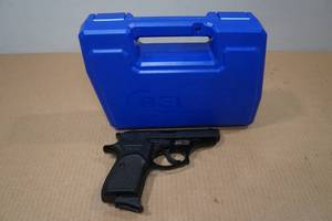 lot 11 image: Bersa Thunder 22 .22 LR Semi-Auto Pistol