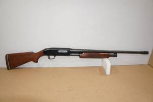 lot 28 image: Western Field M550B 16 Gauge Pump-Action Shotgun