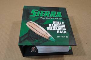 lot 221 image: Sierra Rifle & Handgun Reloading Data Book