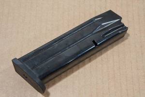 lot 227 image: Beretta 17-Round 9mm Pistol Magazine