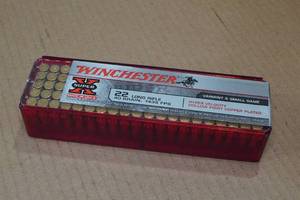 lot 281 image: 100 Winchester Super-X .22 LR 40 Gr Plated HP Ammo