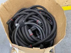 lot 8 image: Lot of MILWAUKEE Vacuum Hoses