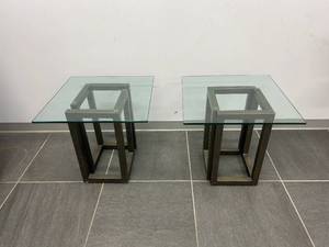lot 14 image: Lot of 2- End Tables