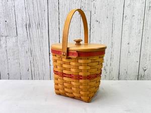 lot 118 image: Longaberger Wood Lid Basket
