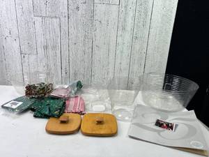 lot 128 image: Longaberger Accessories & Liners