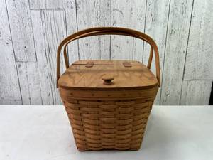 lot 127 image: Longaberger Picnic Basket