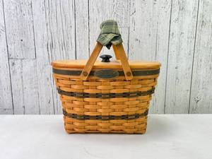 lot 124 image: Longabergers 1997 Fellowship Basket