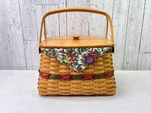 lot 123 image: Longaberger Hostess Picnic Basket
