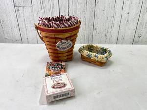 lot 139 image: Longaberger Sweetheart Basket
