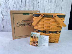 lot 7 image: Longaberger Collectors Club Membership Basket