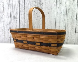 lot 80 image: 1993 Longaberger Easter Basket