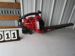 lot 11 image: Troy Built Blower-Vacuum