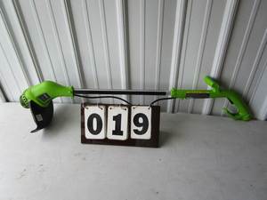 lot 19 image: Earthwise Weed Whip