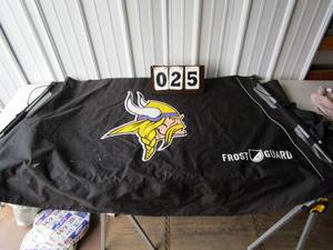 lot 25 image: Windshield Cover