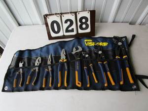 lot 28 image: Irwin Vise Grip Set