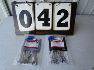 lot 42 image: Craftsman Midget Wrench Set- SAE & Metric