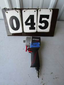 lot 45 image: Earthquake XT 12 Driver Air Impact Wrench