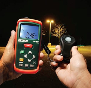 lot 4 image: MSRP $300 Extech LT300 Digital Light Meter  Precision Lux Measurement with Pouch & Manual Included Great Condition