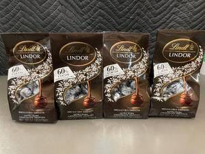 lot 12 image: Set of 4 Lindt Lindor Dark Chocolate Truffles 60% Cocoa
