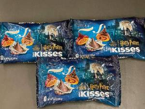 lot 20 image: Set of 3 Bags of Harry Potter Hersheys Kisses Milk Chocolate 9.5 oz