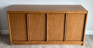 lot 8 image: Oak Credenza Sideboard