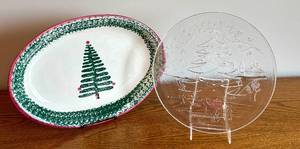 lot 58 image: Set of 2 Christmas Platters - Ceramic & Glass, Made in Italy