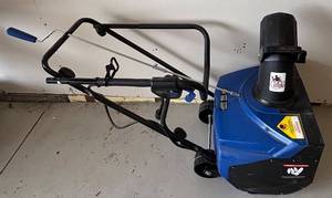 lot 64A image: SnowJoe Electric Snow Blower