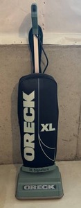 lot 68 image: Oreck XL Signature Vacuum Cleaner Upright Model