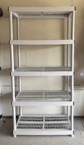 lot 103 image: Plastic Storage Shelf