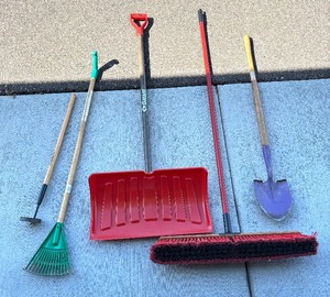 lot 118 image: Broom, Shovel, Rake, Magnet and More