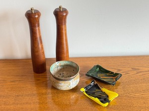 lot 89 image: Wooden Salt and Pepper Mills, Artisan Pottery Bowl, and Art Glass Soap Dishes