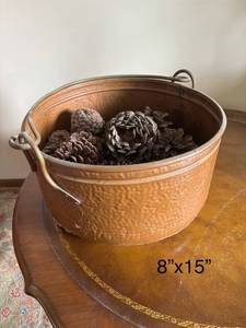 lot 37 image: Large Copper Planter with Decorative Pine Cones