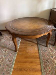 lot 49 image: Antique Round Wooden Coffee Table with Inlay Design - 16x36 Inches