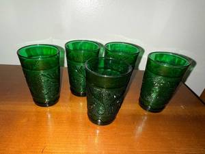lot 73 image: Set of 5 Vintage Green Embossed Glass Tumblers