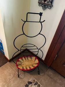 lot 89 image: Decorative Black Snowman Wrought Iron Plant Stand