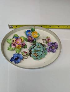 lot 97 image: Set of Vintage Floral Themed Brooches