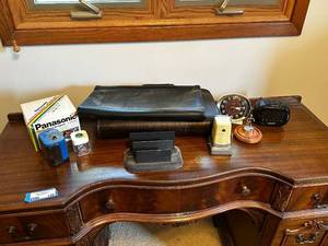 lot 129 image: Vintage Desk Accessories with Panasonic Electric Sharpener and Clocks