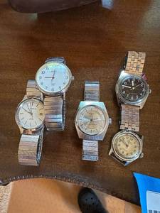 lot 132 image: Collection of 5 Vintage Mechanical Wristwatches