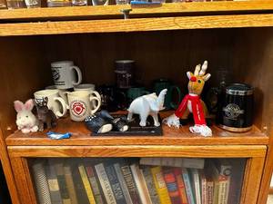 lot 152 image: Collection of 9 Assorted Coffee Mugs with Various Designs