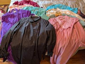 lot 186 image: Collection of Vintage Womens Garments Including Coats, Dresses and Nightgowns