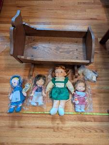 lot 192 image: Vintage Wooden Doll Cradle with 4 Dolls Set