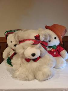 lot 204 image: Set of 3 Santa bears Plush Teddy Bears with Winter Outfits