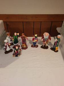 lot 218 image: Set of 8 Department 56 Holly Jolly Christmas Figurines with Boxes