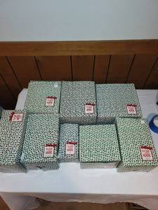 lot 220 image: Set of Department 56 Christmas Village Figurines and Accessories