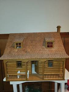 lot 249 image: Vintage Wooden Dollhouse with Furniture and Accessories