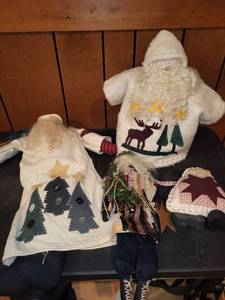 lot 256 image: Collection of Handmade Santa Claus Soft Dolls