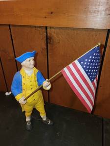 lot 281 image: Collection of Americana Patriotic Figurines